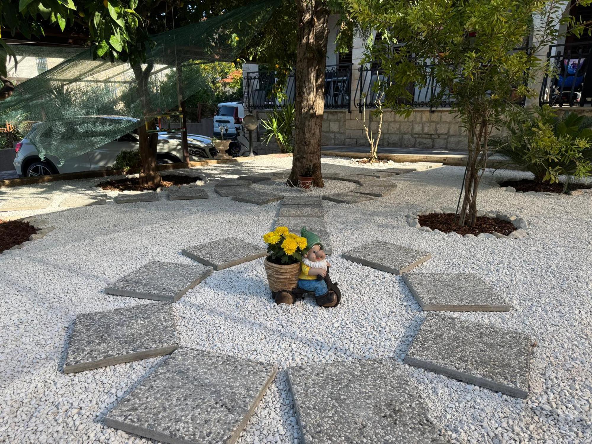 Apartments Villa Mirella 20 M From The Sea - Free Parking Trogir Exterior foto